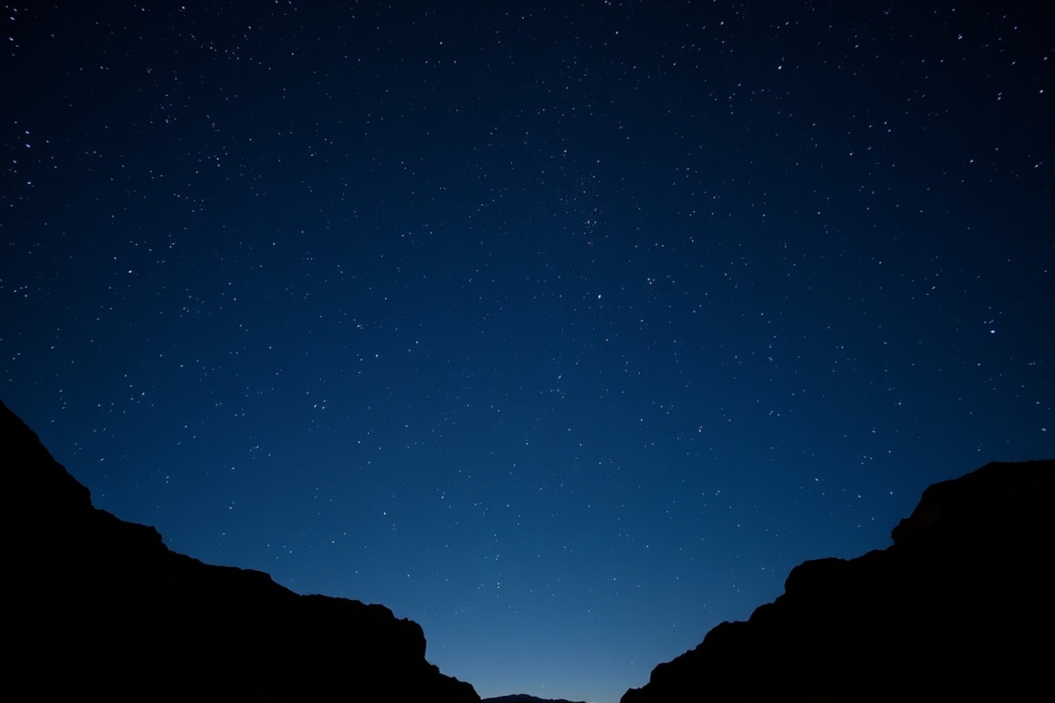 Fotografía nocturna de las estrellas en el Cañón del Bibei
